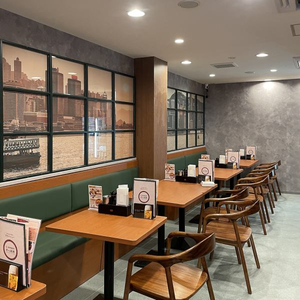 本店的魅力在於，無論是午餐或晚上喝一杯，一個人也能輕鬆使用！