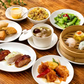 【贅沢コース】香港点心&鶏肉の甘酢あんかけを堪能!2時間飲み放題追加OK! (20時以降20%OFF!)