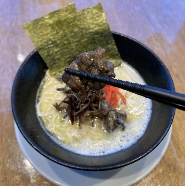 濃厚な旨味が詰まった豚骨ラーメン！