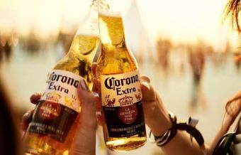 這門墨西哥入門課程包含 2 小時無限暢飲的科羅納啤酒、龍舌蘭雞尾酒等等!