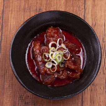 牛タンのピリ辛煮込み