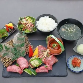 五味のタン尽くし　【個室確約】和牛焼肉 慶 4500円（税込）個室専用ランチコース