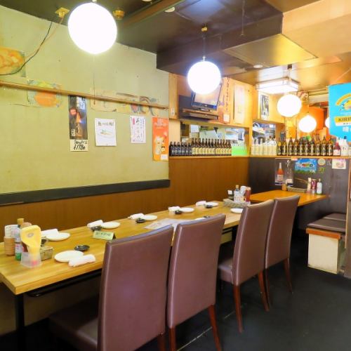 <p>≪大型宴会にも使いやすいテーブル席≫忘年会など各種宴会に最適なテーブル席をご用意◎最大40名様までご利用いただける活気ある店内で、寛ぎの時間をお楽しみください!日本酒も豊富に取り揃えており、お酒好きにはたまりません♪自慢の新鮮食材を使用したお料理とお酒で、特別な時間を心ゆくまでお楽しみください☆</p>