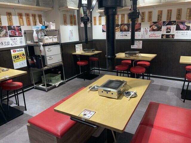 懐かしい大阪の韓国焼肉屋が原点のふたご屋は明るい活気のある店内。肉のプロスタッフがご希望やお肉の種類によってお焼き致します。盛り上げなどもおまかせあれ！
