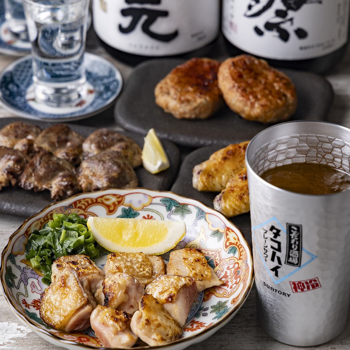 Accessible from Namba Station! An izakaya where you can enjoy our proud charcoal-scented yakitori and carefully selected sake