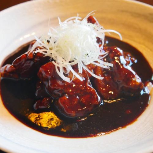 Sweet and sour pork with special black vinegar