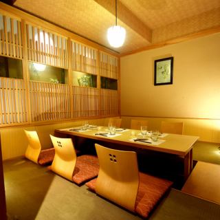 A private room with a horigotatsu seating for up to 6 people.We have low chairs and cushions so even elderly guests can enjoy their stay comfortably.For banquets, drinking parties, and girls' parties◎