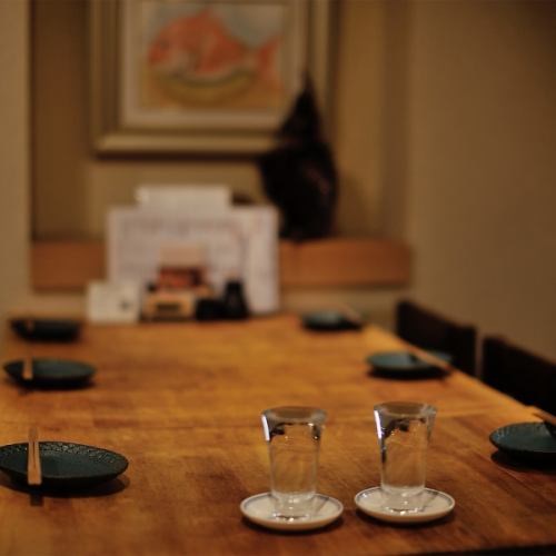 <p>【宴会最大34名OK!!アクセス◎】会社宴会にもおすすめ！気取らない使い勝手の良い店内は雰囲気抜群！うまい酒とうまい肴で心地よい時間をお過ごしいただけます！北浜駅６番出口より徒歩1分と雨にも濡れにくい好立地◎</p>