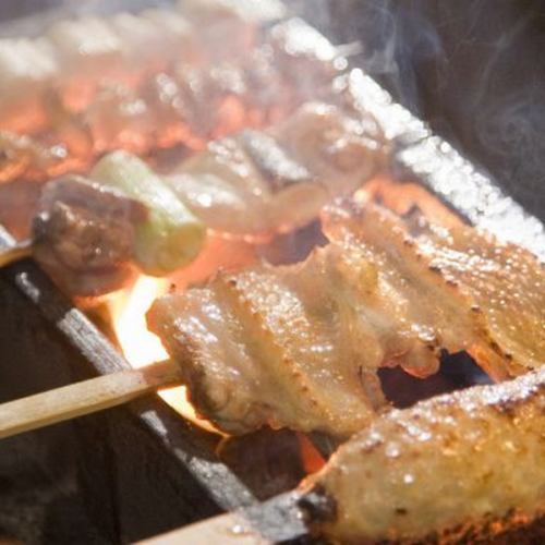比内地鶏のやきとりは絶品