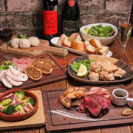 Industry-shaking grilled course with ajillo! Beef! Pork! Chicken! [2-hour all-you-can-drink included] ★ 8 dishes total 4600 yen → 4000 yen