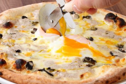 The "Welcome/Farewell Party! Roma Course" includes six dishes and all-you-can-drink, including the classic pizza.