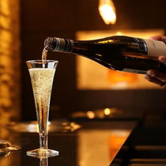 【日~木曜日限定シチリアコース飲み放題付き】お得な全5品のコース。追加で料理の注文など可能