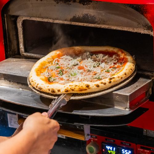 ピザ窯で焼く本格絶品ピザ