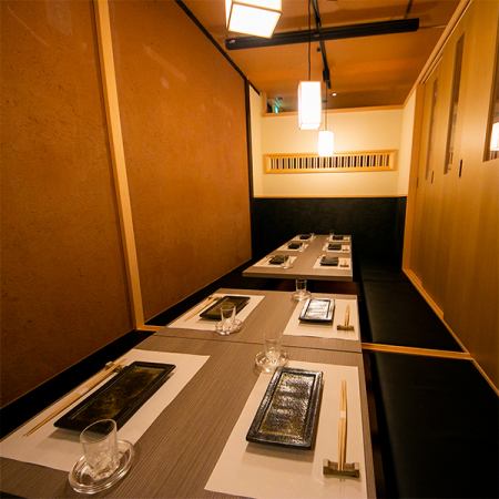 [All private rooms] Accommodates from 2 to 50 people♪Enjoy a luxurious time in a calm and beautiful private room created by interweaving light and shadow.Smoking is allowed (separate smoking areas are allowed only in private rooms) Paper cigarettes are allowed)