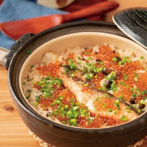 鮭魚魚子土鍋飯