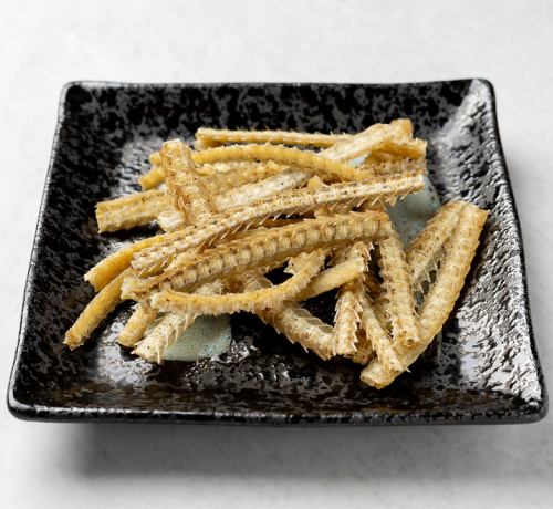 鰻の骨唐揚げ　山椒塩