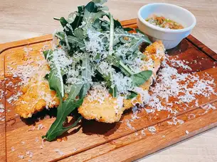ハーブ香るチキンカツレツ～フレッシュケッカソース&たっぷりパルミジャーノ～