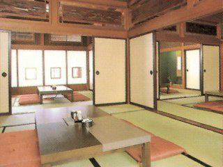大正８年の建造物。 有形文化財に指定されております。 和洋折衷の大正時代を感じさせます。