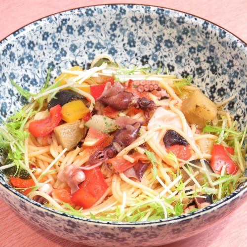 Peperoncino with firefly squid and colorful vegetables
