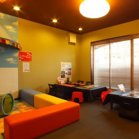 Seats closest to the kids' area: These seats are the most popular and are reserved in two lunchtime slots: from 11am and 1pm.The spacious space is popular with repeat customers.Extensive kids' menu available too ☆☆☆