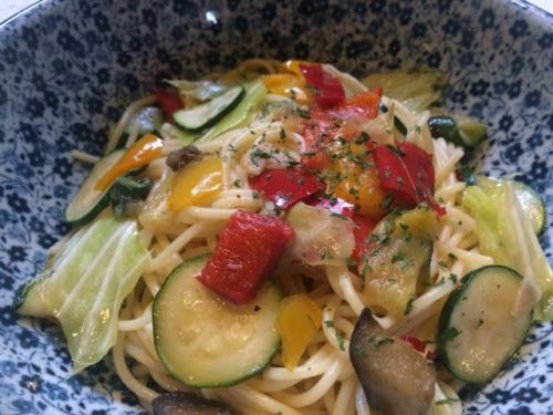 夏限定！夏野菜の彩り菜園風　ペペロンチーノ