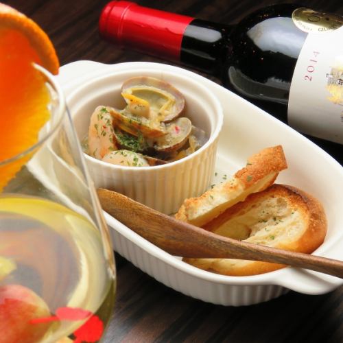 Ajillo (shrimp and clams)