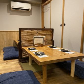 The tatami room has a partition between the tables.You can also secure a space between the seats next to you and enjoy it in a safe and secure space.