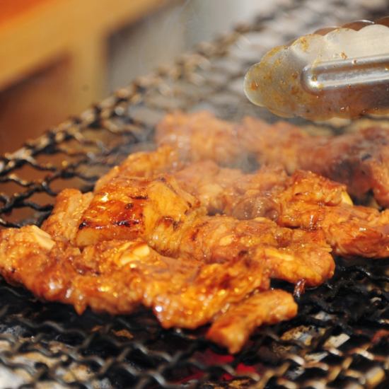 使用濑户枫树的猪肉专卖店，专门从事早磨。烫一下