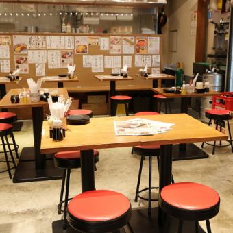 There are 5 tables for 4 people and 5 tables for 2 people. These are seats where you can feel free to eat and drink even if you are alone.[#Osaka #Umeda #All-you-can-eat #All-you-can-drink #Daytime drinking #Date #Girls' night out #Banquet #Seafood #3 hours #Private party #Birthday #Anniversary #Izakaya #Motsunabe #Kushikatsu #Welcome party #Farewell party #Private room #Vegetables #Meat #Hormone #Sashimi]