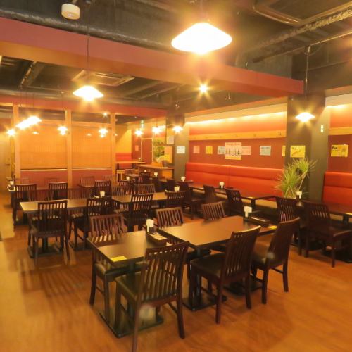 店内は大きく広々！貸切から立食パーティなど、臨機応変にご対応。パーティーや宴会などで大活躍間違いなし！無国籍料理と本格カレーで、いつもとちょっと違うエスニック女子会や各種宴会、歓送迎会のご相談お待ちしております。