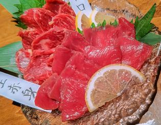 赤身の旨み、馬刺し