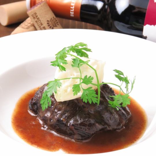 【120分飲み放題ワインビュッフェ付】厚切り牛タンの赤ワイン煮込みを堪能 豪華 5500円コース