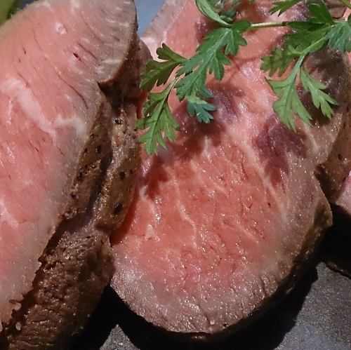 黒毛和牛の自家製ローストビーフ