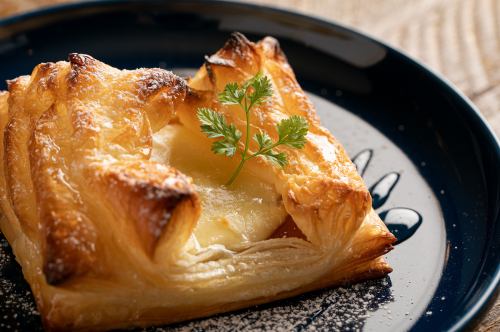 ハニーモッツァレラチーズパイ