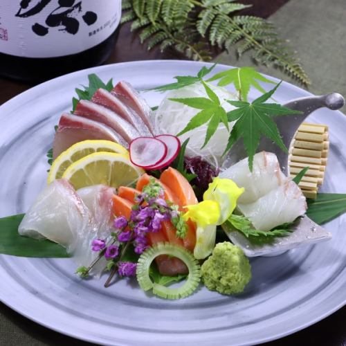 Assortment of 3 types of fresh fish sashimi