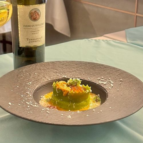 【名物ティアララビオリ】生うにの芳醇ソースいくら添え 2,480円