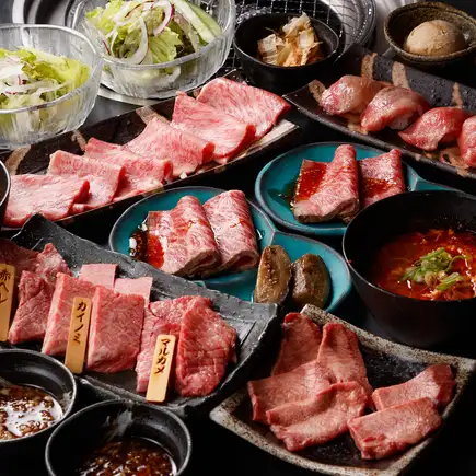 [Satisfying in Pontocho!] Enjoy the famous grilled shabu-shabu, thick-cut beef tongue, meat sushi, and more in a traditional Kyoto townhouse. Ponto Course (12 dishes total)