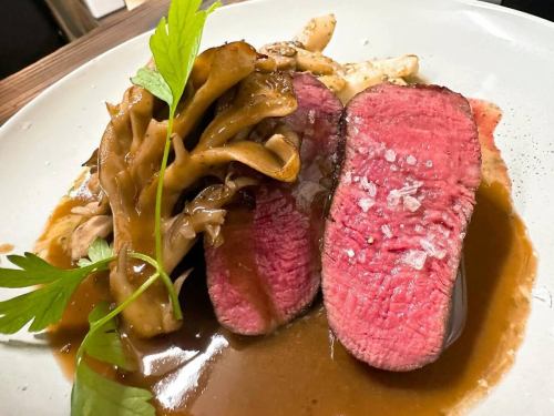 Rossini style beef fillet and maitake mushrooms
It's a new menu 😳
The fillet meat is lean and very tender, with a refreshing, moist texture. It goes great with maitake mushrooms and grilled vegetables, and is best enjoyed with gravy.
Orion Street Orion Square Tobu Utsunomiya Station Pickup pickup American Diner American Diner
Dining bar American diner Stylish Delicious Alcohol Bar Banquet Girls' party Welcome/farewell party Steak Utsunomiya Izakaya
#pickup#pickup#americandiner#americandiner#american#america#usa#diner#Utsunomiya#Utsunomiya#OrionStreet#TobuUtsunomiyaStation#TobuUtsunomiya#OrionSquare#UtsunomiyaOrionStreet#bar#diningbar#steak#hamburger#tomahawk#beefsteak#steak#steak#beef#dessertplate#girlsnightout#banquet#welcomeandfarewellparty#classreunion