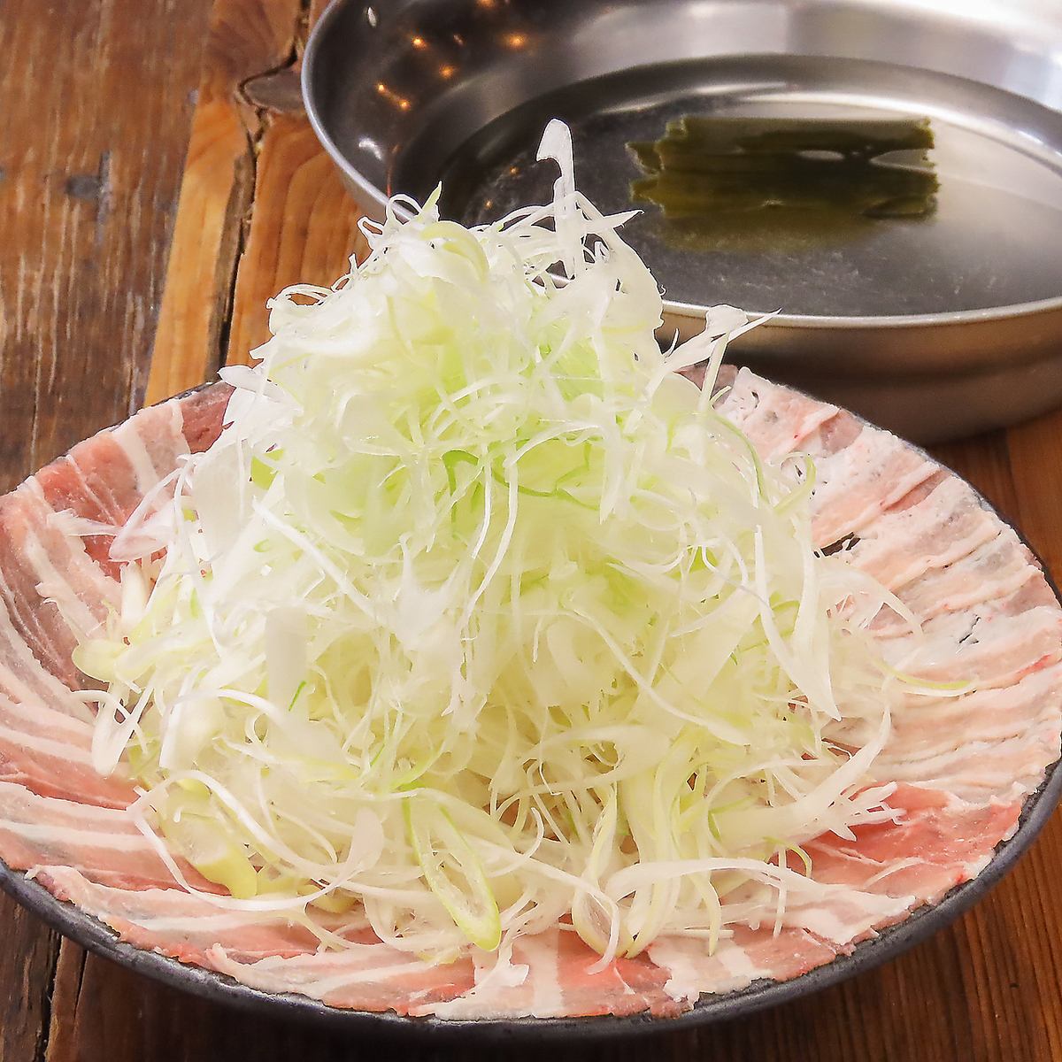 野菜巻き串だけでなく、美味しい鍋もご準備しております！