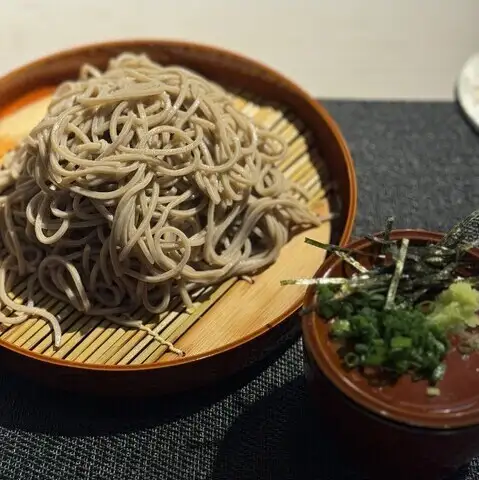 ざるそば 梅肉とろろ添え/姫路おでん 各