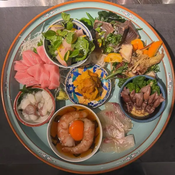 【完全予約制】お造り9種盛りはボリューム×盛り付けの美しさが◎旬の鮮魚をお店オリジナルの食べ方で…♪