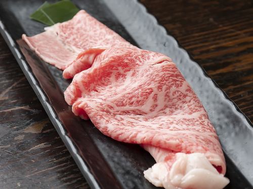 Carefully selected ingredients to enjoy lava stone grilling! [Top quality Japanese black beef shabu-shabu style]