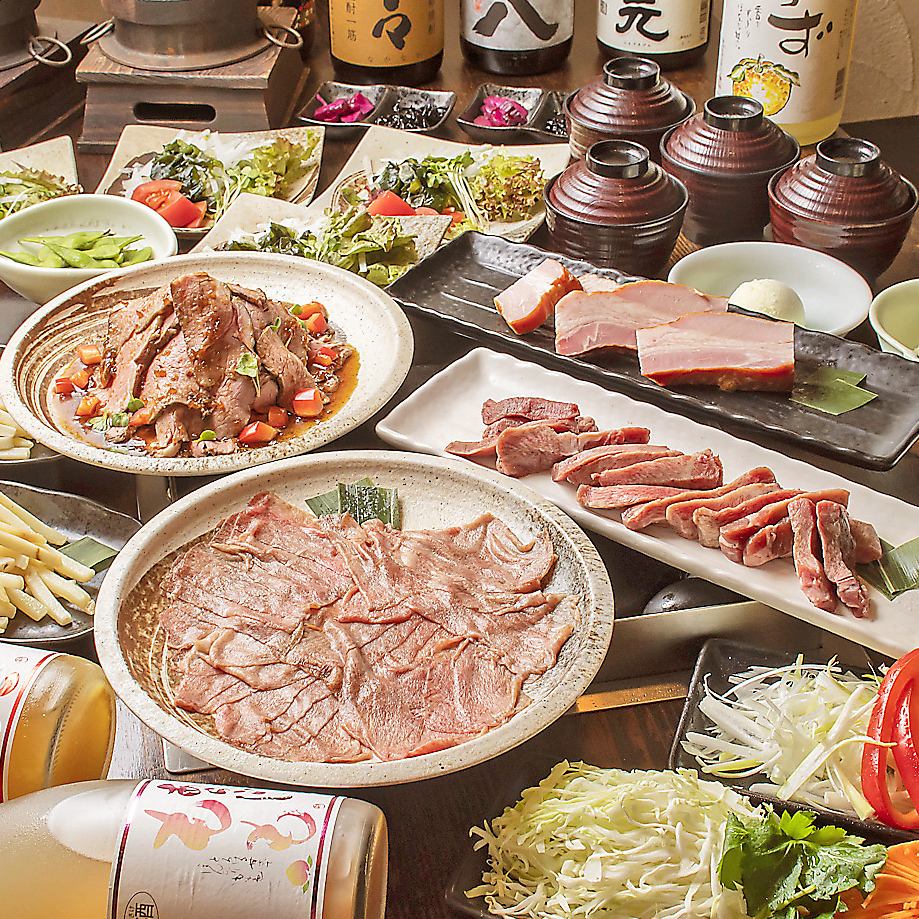 ★Yakiniku/grilled chicken on lava stone and rice cooked in a pot, hamburger steak/beef skirt steak/beef tongue/yakitori/steamed vegetables are popular!