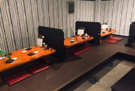 There are 6 seats x 4 tables, so you can use it for a small drinking party.Please enjoy your meal while stretching your legs in the tatami room.