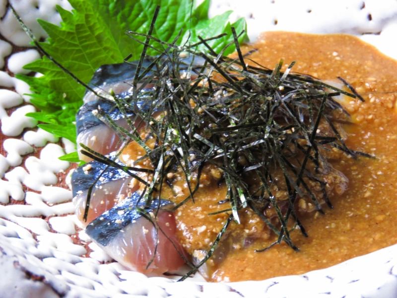 鮮魚の胡麻わさび和え