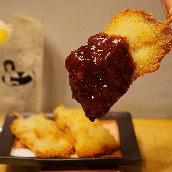 熟成島豚の串揚げ。これ何本でもいけるやつ!