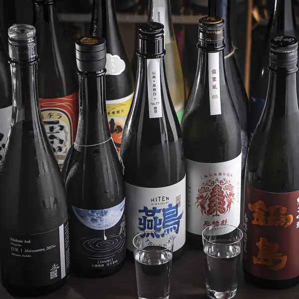 日本酒の飲み比べ｜定番銘柄からクラフト酒まで幅広くが揃う内容