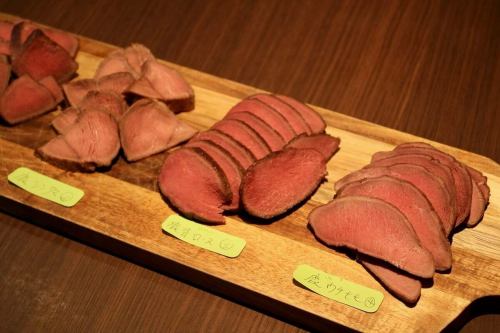 "Game meat tasting"

A sample I received through a referral.
(Thank you so much🙇‍♂️)

We will cook it for you in our restaurant and then you can try it.

delicious.very.
It's very delicious though.

Humans are truly luxurious creatures.

The same goes for putting a price on deliciousness.
(Don't say that, restaurant staff)

In nature, it should be fine as long as we can eat it.

Beef, pork, local chicken, lamb, etc. are all the same price.

Overwhelmingly strong →🐄✨🐖✨🐓✨🐏✨………🦌🐗💦

When you compare them, you can clearly see the difference in power.

Better than the existing beef steaks you can get at restaurants
When a customer places an order at a higher price

How do you feel?
As a professional, you have to think about it.

We will consider making it into a menu for now.

After all, humans are frugal creatures.

We must be grateful for the blessings of nature.
I thought that again☺️

We have prepared a lot of ingredients for you today.
We'll be expecting you!

Today 2025/07/14
We will provide free venison samples to all who come.
※Today only!

See you at the store👋

2025/07/14
The Merlin rate is the second one✌️

■Business hours Monday to Saturday
17:00-24:00
(We may close if there are no customers by 10 p.m.)

■ Business hours Sundays and holidays
17:00-22:00

■Last Order
Food closes 1 hour before
Drinks close 30 minutes before

■ Regular holidays (subject to change)
Every Tuesday
* Closed on Wednesdays if Tuesday is a public holiday
* Closed on Tuesdays and Thursdays before public holidays
*There are spring, summer, New Year's and winter holidays.

🚳There is no bicycle parking available🚳
⚠️Ministop and others⚠️
⚠️Please do not park your bicycle nearby⚠️
🅿️When you park in a paid parking lot
Please bring a parking permit with you when you visit our store.
(Direct discount of 200 yen)

⬛︎Book a restaurant
↑↑↑Instagram page top link↑↑↑

🤖In-store calls can be handled by AI operators, so you don't have to worry about not being able to get through during business hours🤖

————————————
#Dinner is entertainment
#A store like this in a place like this
#A store that will become a travel destination
#A store you want to visit even if it's far away
#Everyone is having fun
#Ultimate Omelette Rice
#MerlinCoin
#MerlinRate
#Tokyo
#Nerima Ward
#Oizumigakuen
#Oizumigakuen Gourmet
#OizumigakuenDinner
#Dining bar
#Bar counter
#Terrace seats
#Creative cuisine
#Creative home dining
#Mariaju
#mariage
#Stylish bar
#Italian