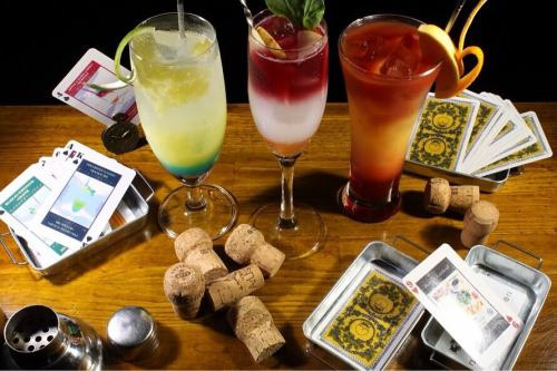 「夏らしいカクテル」

みなさまこんにちは😊

「お酒を飲まれない方も、一緒に楽しんで頂きたい」

20年も前からずっとそんなことを
考えてバーに立っていました。

そんなこんなで
お酒の様なノンアルカクテルのレシピが
どんどん増えていき
メニューに書ききれなくなったのが
初めのきっかけで、この様な
カードを引いてもらうメニューが誕生しました。

最近は、引いた材料のカードで
"夏らしく"というご要望もあったりして

貴方だけの
即興カクテルが人気なんですね🤗🍹

お車でお越しの方も未成年の方も
楽しくなる工夫が盛りだくさんの飲み屋さんなので

ご興味ある方は一度試してみてください☺️✨

お気に入りに登録(店員に言うだけ)笑
しているお客様が多くいらっしゃり

貴方だけのカクテルは
ずっとリピできる仕組みがあります。
(内緒🤫)

と、いうわけで
本日も17時オープン！

宜しくお願いします😊

2025/08/06
のマーリンレートは２枚目✌️

■営業時間　月曜〜土曜
17:00-24:00
(22時時点でお客様がいない場合は閉店する場合があります)

■営業時間　日曜・祝日
17:00-22:00

■ラストオーダー
フード閉店1時間前
ドリンク閉店30分前

■定休日(臨時変動有り)
毎週 火曜日
※火曜祝日は水曜定休
※火曜祝前は木曜定休
※春季・夏季・年末年始・冬季休暇有り

🚳駐輪場のご用意はありません🚳
⚠️ミニストップ様など⚠️
⚠️近隣に自転車を停めないでください⚠️
🅿️コインパーキングにお停めの際は
駐車証明を発行してご来店下さい。
(200円のダイレクト値引き)

⬛︎お店の予約
↑↑↑Instagramページトップリンク↑↑↑

🤖お店のお電話はAIオペレーターにて対応可能ですので、営業中に繋がらない心配が減りました🤖

————————————
#ディナーはエンターテインメント
#こんなところにこんな店
#旅行の目的になる店
#遠くても行きたい店
#みんなが楽しい
#究極のオムライス
#マーリンコイン
#マーリンレート
#東京都
#練馬区
#大泉学園
#大泉学園グルメ
#大泉学園ディナー
#ダイニングバー
#バーカウンター
#テラス席
#創作料理
#創作おうちダイニング
#まりあーじゅ
#mariage
#おしゃれなバー
#イタリアン