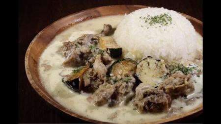 「牛すじのホワイトカ